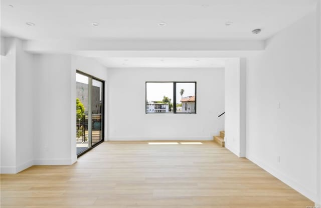 4827 Oakwood Avenue - 4827 Oakwood Avenue, Los Angeles, CA 90004