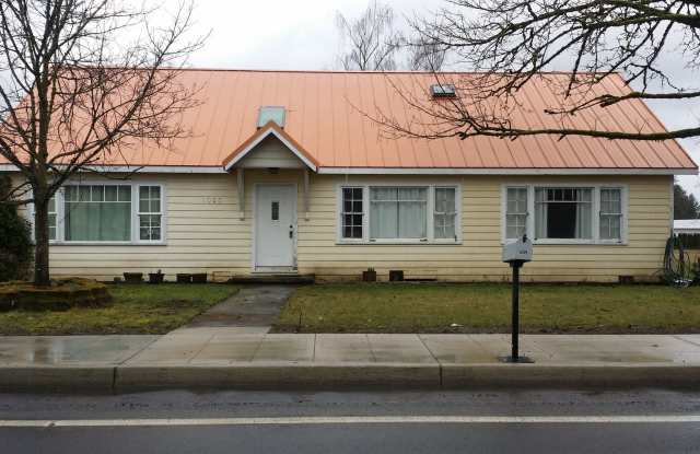 7-Bedroom House in Dundee on Hwy 99W photos photos