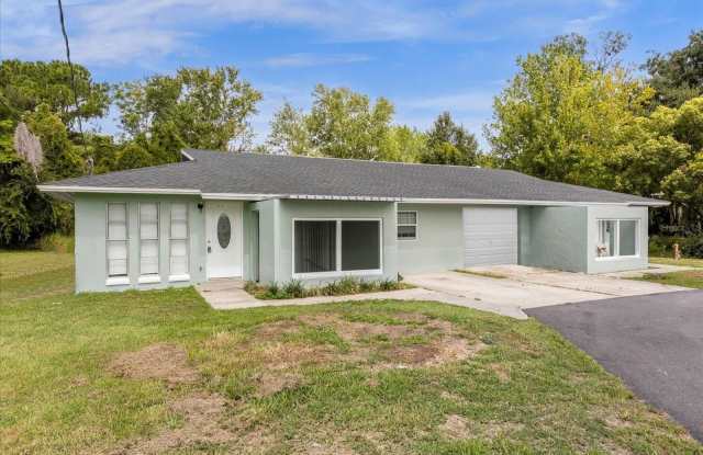 615 N SINCLAIR AVENUE - 615 North Sinclair Avenue, Tavares, FL 32778