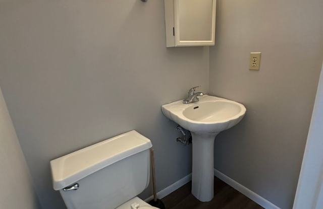 2 Bedroom / 1.5 Bath Townhome Kingsport TN Gallery 4