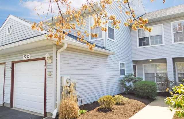 2205 LYNBROOKE DRIVE photos photos