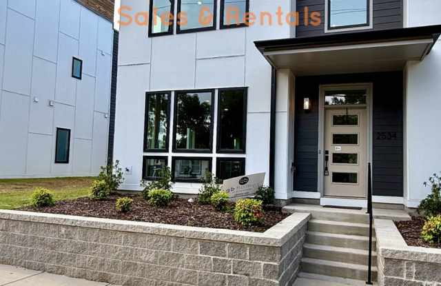 Stunning 2 Bedroom with Courtyard photos photos