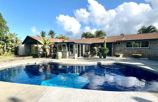 AVAILABLE NOW! 3 BED/2 BATH HOME IN KAILUA W/2 CAR CARPORT, YARD, POOL AND CLOSE TO BEACH!! - 126 Mahealani Place, Honolulu County, HI 96734