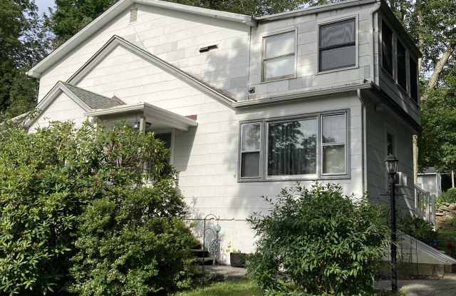 10 Lakeview Terrace - 10 Lakeview Terrace, Mahopac, NY 10541