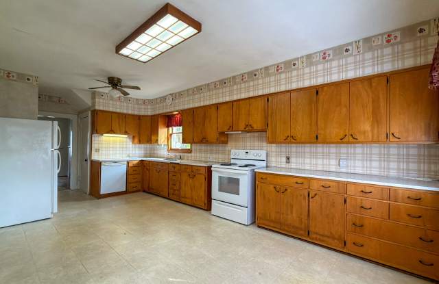 340 Parker Avenue East Gallery 3