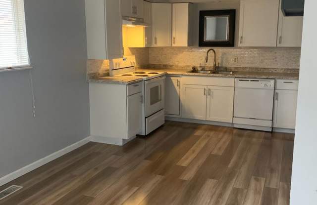 Adorable 3 bedroom 1 Bath home near University of Indianapolis in Perry Township Gallery 3