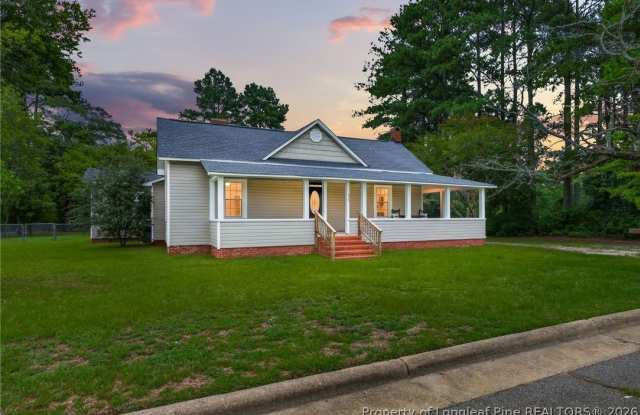 423 E Edinborough Avenue Gallery 1