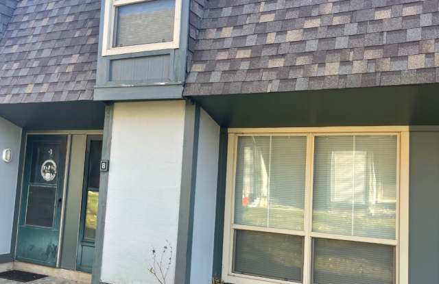 1038 Merrimar Cir N - 1038 Merrimar Circle North, Columbus, OH 43220