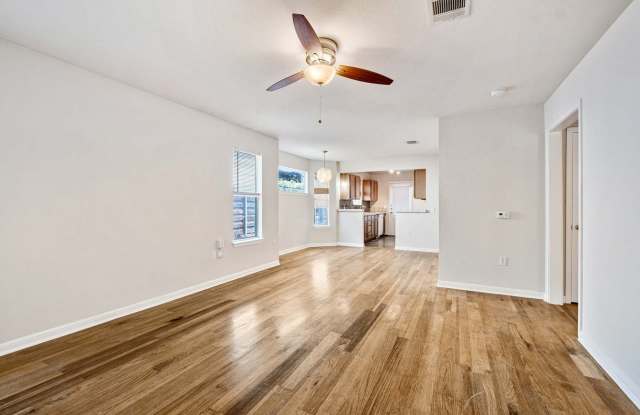 Charming East Austin 2 Bedroom, 2 Bath Home off of Cesar Chavez photos photos