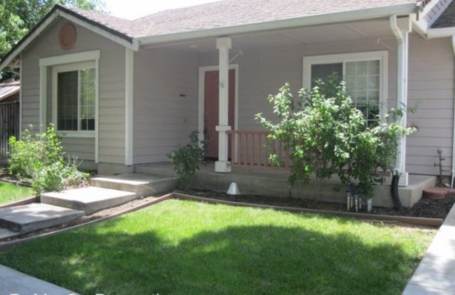 3047 Hudson Dr Gallery 2