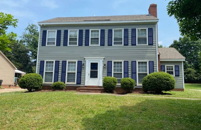 2219 Heather Glen Ln - 2219 Heather Glen Lane, Charlotte, NC 28208