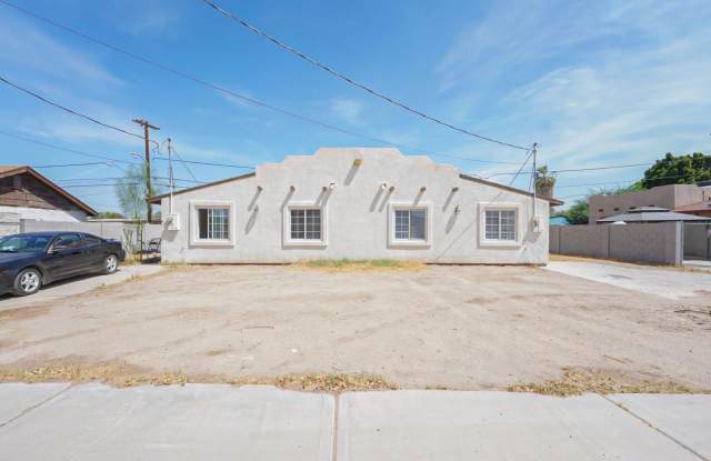 943 S 37 Avenue Gallery 2