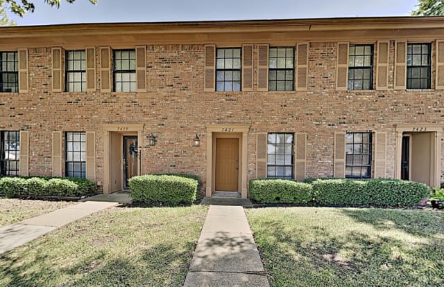 7421 Kingswood Cir - 7421 Kingswood Circle, Fort Worth, TX 76133