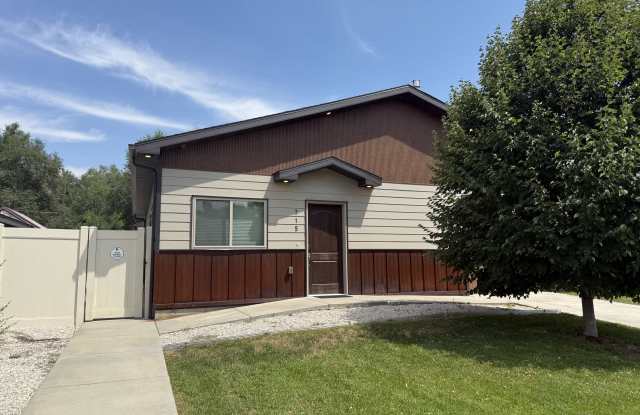 715 N 17th Street West photos photos