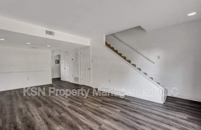 2220 East Victory Drive Gallery 4