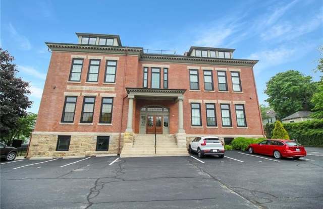 32 Carey Street Street - 32 Carey Street, Newport, RI 02840