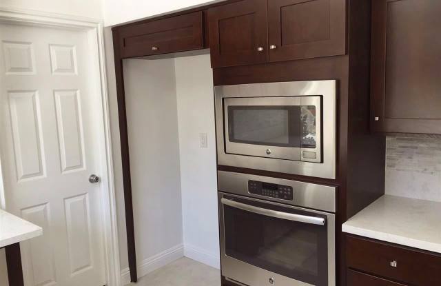 7182 Bobhird Dr. Gallery 3