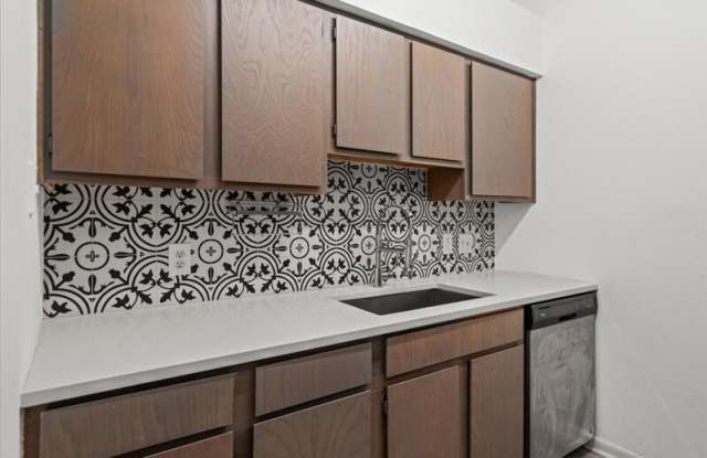 1705 Crossing Place Gallery 3