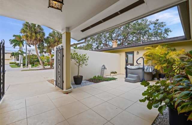 7215 WESTMORELAND Drive Gallery 4