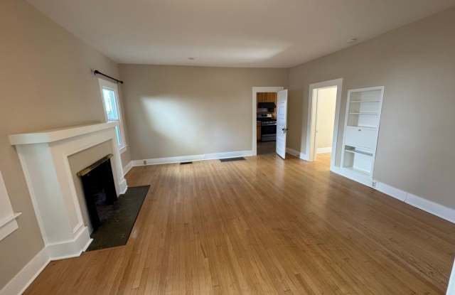 September RENT FREE ~ Large 5 Bedroom 3 bath~  Walking Distance to OSU Gallery 4