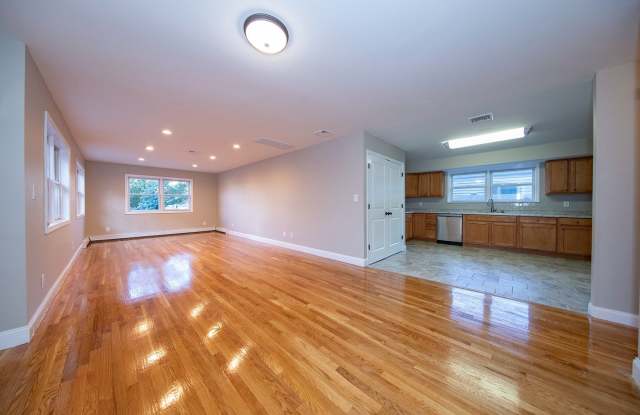 700 E Park Avenue Gallery 3