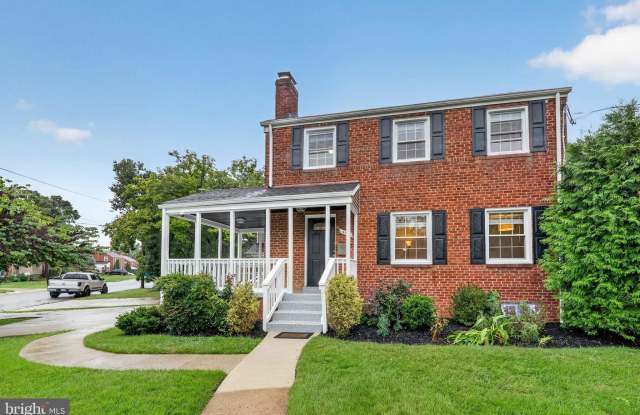 406 GILMOURE Drive Gallery 3