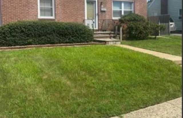 19 Fifth Avenue - 19 5th Avenue, Westbury, NY 11590