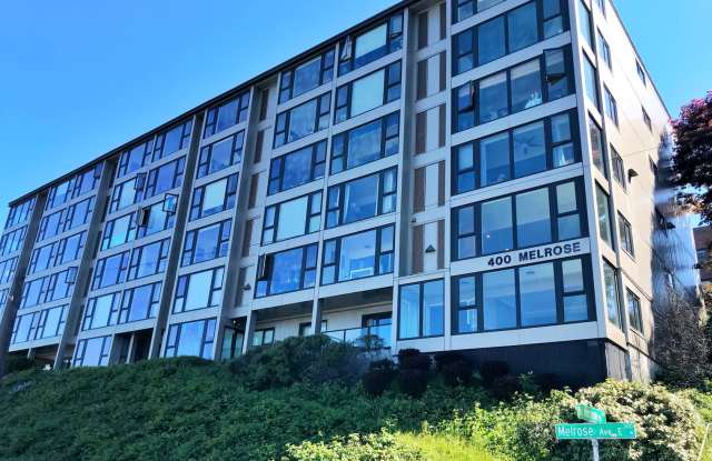2-bed, 2-bath Condo with Sweeping Views of City and Space Needle! photos photos