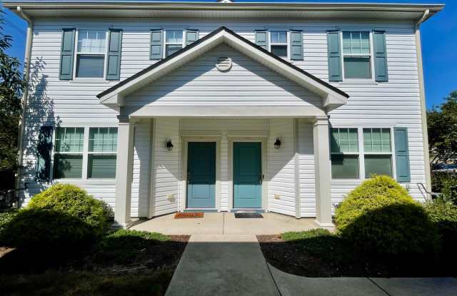 Beautifully Upgraded 3-Bedroom Home with Private En-Suites & Bonus Space Gallery 1