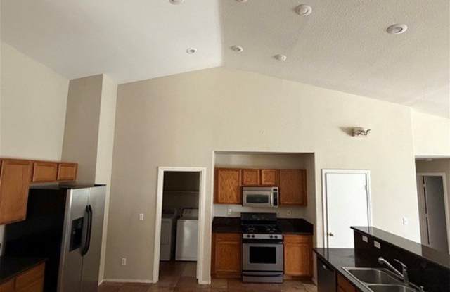 487 PEARBERRY Avenue Gallery 4