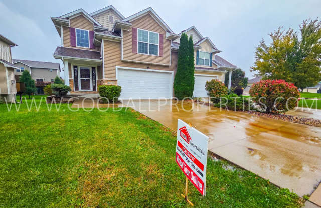 Spacious 3 Bedroom Waukee Townhome with Fenced Yard & 2-Car Garage! Gallery 1