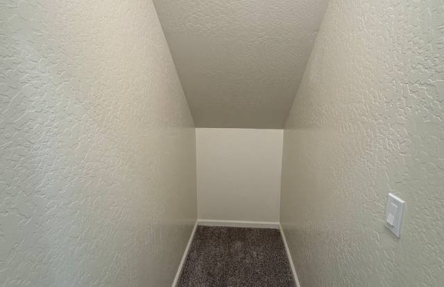 Two-story home in NW Visalia home Available Now! Gallery 3