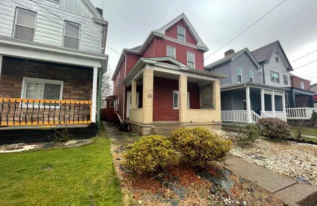 Tired of being a renter and want to own your own home? This is a Lease with Option to Purchase deal (this is NOT a traditional rental). photos photos