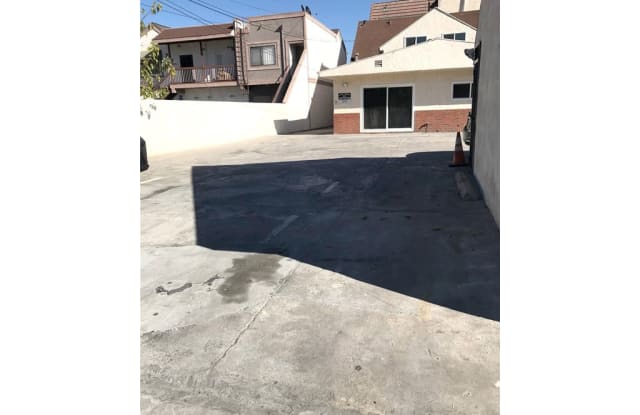 905 S Glendale Avenue Gallery 4