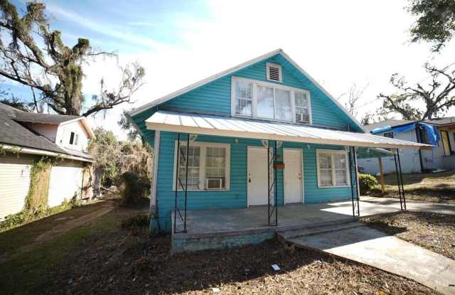 WALK to FAMU! 5/2 1 block from campus w/ Bonus Room, W/D, Wood Floors, Covered Porch  Good Size Yard! $1650/month Avail August 1st! photos photos
