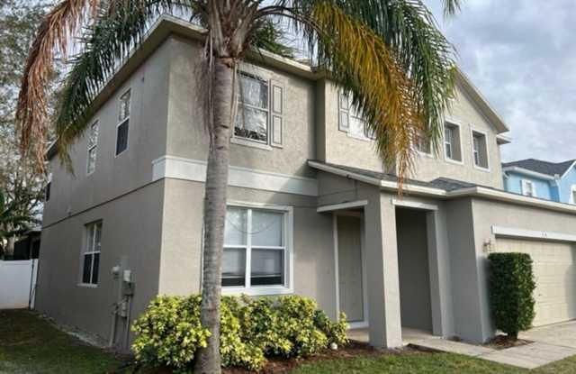 Sunrise Lakes 6Bdrm Pool Home -- South Clermont / Four Corners Area Gallery 1