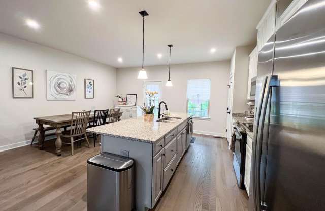 4480 COMMONS Drive Gallery 4