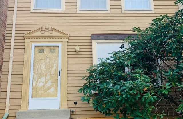 4 MOUNTAIN LAUREL Court - 4 Mountain Laurel Court, Montgomery County, MD 20879
