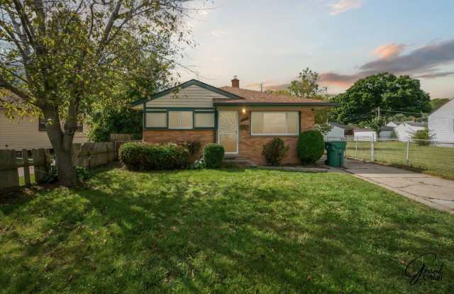 3 Bedroom Ranch - $1,250 - 22843 Lambrecht Avenue, Eastpointe, MI 48021