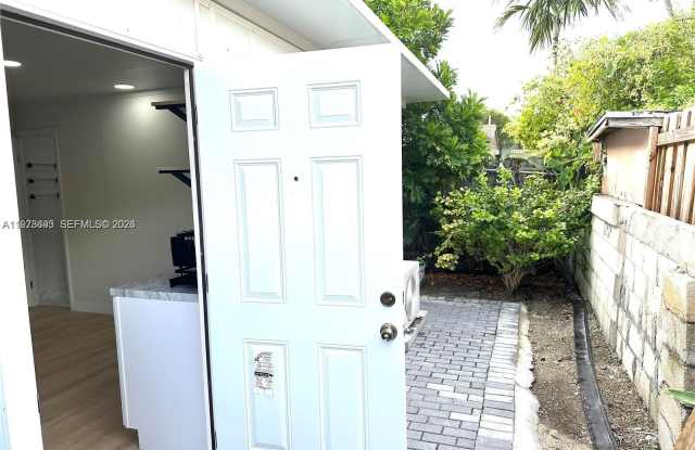 8235 SW 41st Ter photos photos