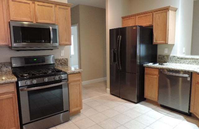 Beautiful 3 bedroom home, walking distance to Cottonwood Elementary,. $2200.00 per month photos photos