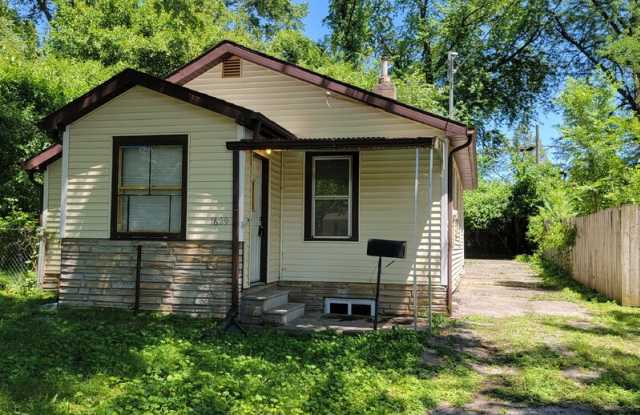 1629 56th St photos photos