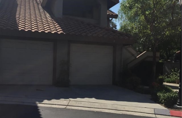 44 Vista La Cuesta - 44 Vista La Cuesta, Rancho Santa Margarita, CA 92688