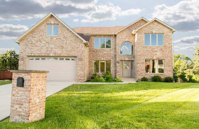 785 Tuttle Court - 785 Tuttle Court, Roselle, IL 60172