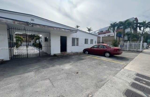 2900 W Flagler St photos photos