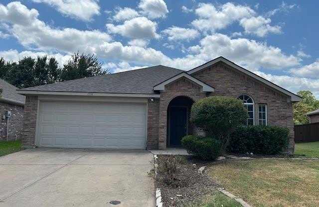 1136 Edgewater Drive photos photos