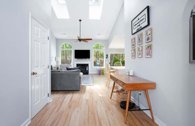 FURNISHED Coastal Retreat Near Wrightsville Beach in Desirable Masonboro Neighborhood Gallery 4