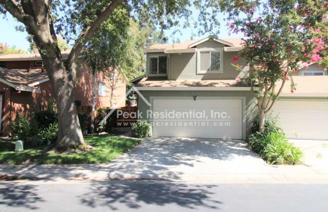 Updated 3bd/2.5ba West Sacramento Home with 2 Car Garage Gallery 3