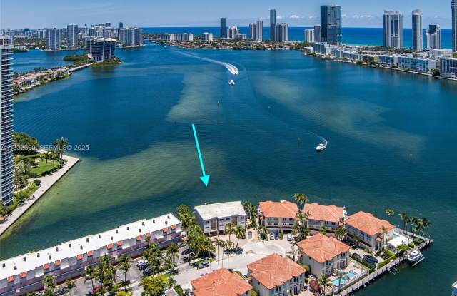 3925 NE 171st St photos photos