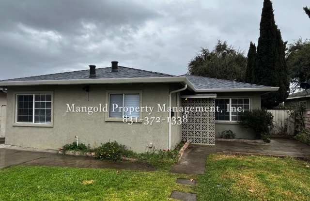 Inviting 4 Bed/2 Bath Home with Spacious Backyard photos photos Inviting 4 Bed/2 Bath Home with Spacious Backyard photos photos